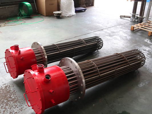 Flange heating pipe